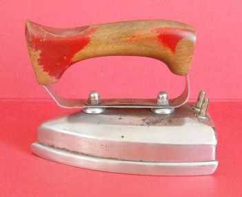 Photo: Sells Tools FERRO DA STIRO ELETTRICO ZENIT - ANNI '50
