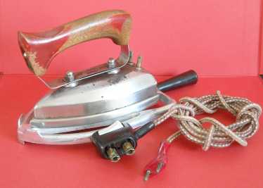 Photo: Sells Tools FERRO DA STIRO ELETTRICO ZENIT - ANNI '50