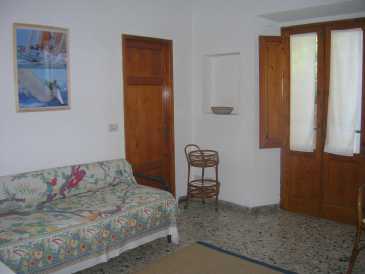 Photo: Rents 3 bedrooms apartment 70 m2 (753 ft2)