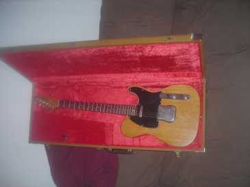 Photo: Sells Guitar FENDER - 52 TELECASTER