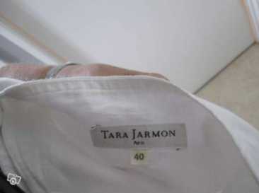 Photo: Sells Clothing Women - TARA JARMON