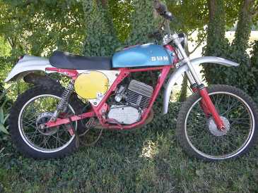 Photo: Sells Motorbike 125 cc - SWM - 125 GS