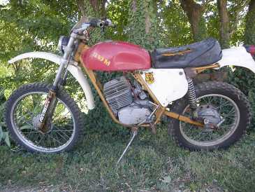 Photo: Sells Motorbike 125 cc - SWM - 125 GS