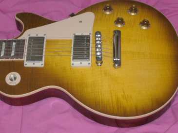Photo: Sells Guitar GIBSON - LES PAUL STANDARD HONEY BURST DE 2005