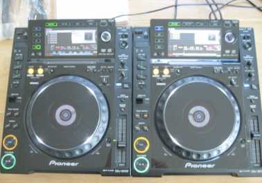 Photo: Sells Music instrument PIONEER - CDJ-2000 DJ PLAYERS + DJM 2000