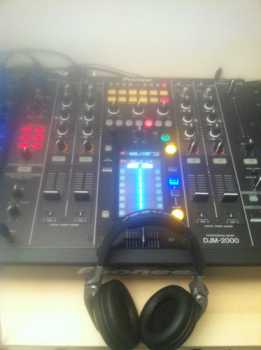 Photo: Sells Music instruments PIONEER - CDJ-2000 DJ PLAYERS + DJM 2000