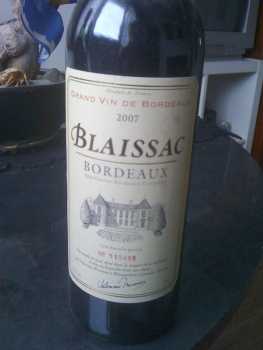 Photo: Sells Wine Red - Trousseau - France - Bordeaux - Sauternais