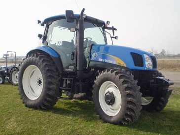 Photo: Sells Agricultural vehicle NEW HOLLAND - T6030