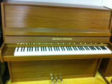 Photo: Sells Upright / vertical piano GROTRIAN-STEINWEG - NOYER SATINE
