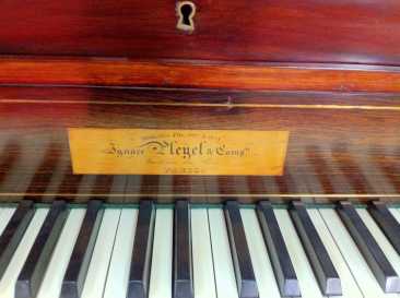 Photo: Sells Concert grand piano PLEYEL - PIANOFORTE VERNIS TAMPON