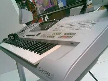 Photo: Sells 100 Digitals pianos