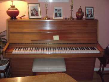 Photo: Sells Upright / vertical piano RIPPEN