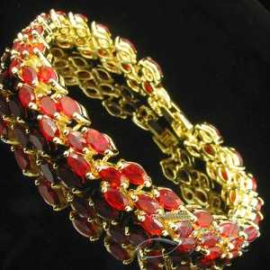 Photo: Sells Bracelet With ruby - Women