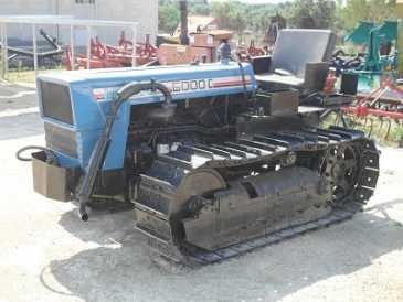 Photo: Sells Agricultural vehicle LANDINI - 6000 CL