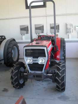 Photo: Sells Agricultural vehicle MASSEY FERGUSON - 154 S