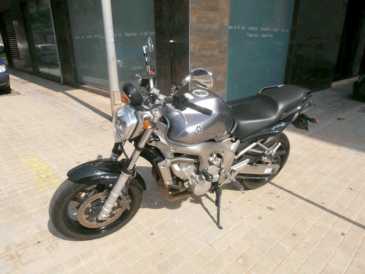 Photo: Sells Motorbike 600 cc - YAMAHA - FZS FAZER