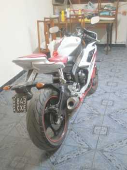 Photo: Sells Motorbike 600 cc - YAMAHA - R6