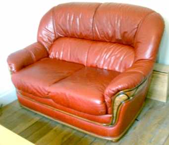 Photo: Sells Sofa for 2 TOUTSALON