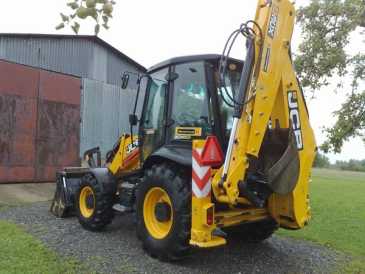 Photo: Gives for free Agricultural vehicle CASE - TRACTOPELLE JCB 3 CX ECO