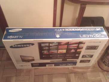 Photo: Sells Flat screen TV SAMSUNG - SMARTV UE32H530332