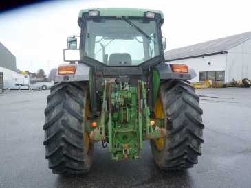 Photo: Sells Agricultural vehicle JOHN DEERE - 6110 SE