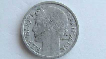 Photo: Sells Money / coin / bill UN FRANC 1948
