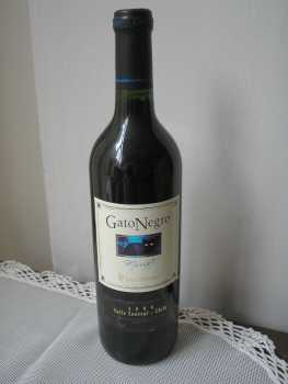 Photo: Sells Wine Red - Merlot - Chile