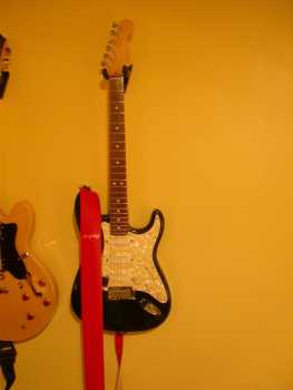 Photo: Sells Guitar FENDER - STRATOCASTER AMERICAN DELUXE