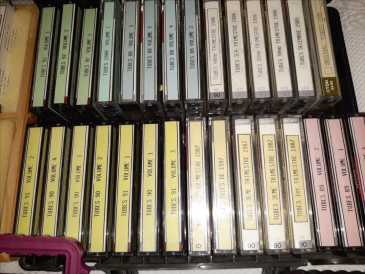 Photo: Sells 200 Tapes International music - ANNEE 80