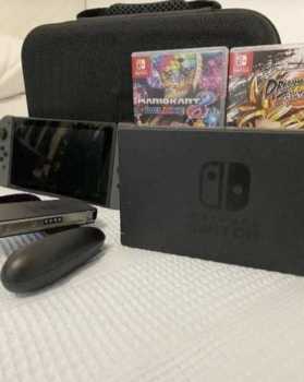 Photo: Sells Gaming consoles NINTENDO - SWITCH