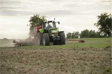 Photo: Gives for free Agricultural vehicles CHEVROLET - CHEVROLET