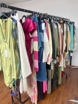 Photo: Sells Clothing Women - NA-KD TOPSHOP PREMIUM