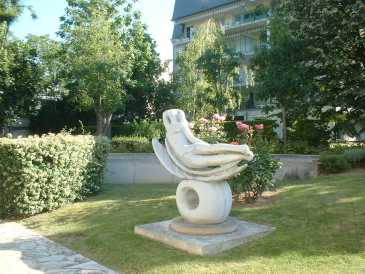 Photo: Sells Statue Marble - CRYSALIDE - Contemporary
