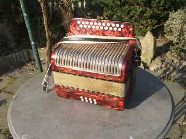 Photo: Sells Music instrument HONNER