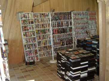 Photo: Sells 5000 VHS VEND STOCK 5000 K7 ANNEE DEBUT 80,90 TOUS GENRES - X,HORREUR,PIEPLUM,KARATE ECT...