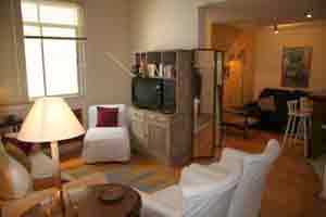 Photo: Rents 2 bedrooms apartment 85 m2 (915 ft2)