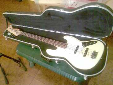 Photo: Sells Bass (bull) fiddle FENDER - FENDER JAZZ BASS