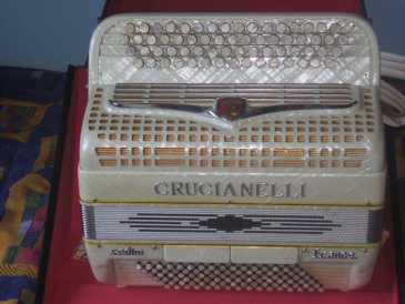 Photo: Sells Music instrument CRUCIANELLI