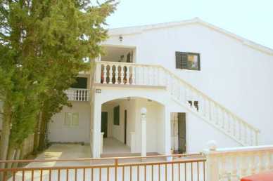 Photo: Rents 2 bedrooms apartment 45 m2 (484 ft2)