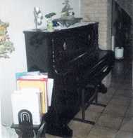 Photo: Sells Upright / vertical piano GUNTHER