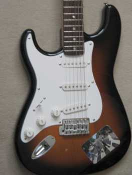 Photo: Sells Guitar SQUIER - STRATOCOASTER