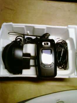 Photo: Sells Cell phone SAMSUNG - S 500I