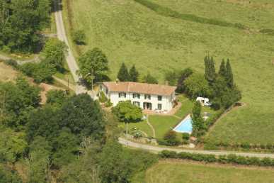 Photo: Rents Country cottage 300 m2 (3,229 ft2)