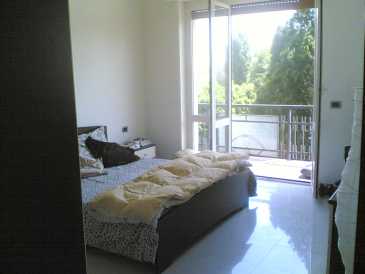 Photo: Rents 1 bedroom apartment 90 m2 (969 ft2)