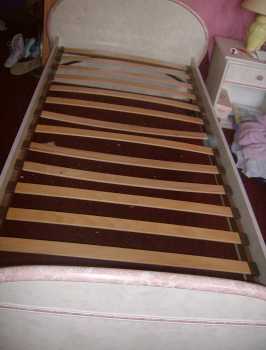 Photo: Sells 2 Beds withouts mattresss