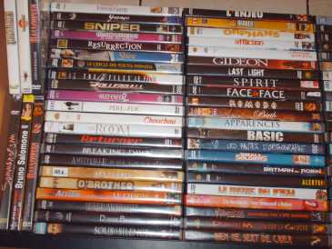 Photo: Sells 100 DVDs LOT DE 100 DVD A SAISIR!!!