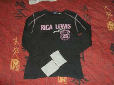 Photo: Sells Clothing Women - RICA LEWIS