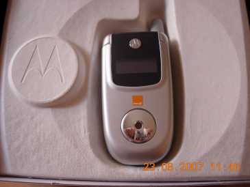 Photo: Sells Cell phone MOTOROLA - V220