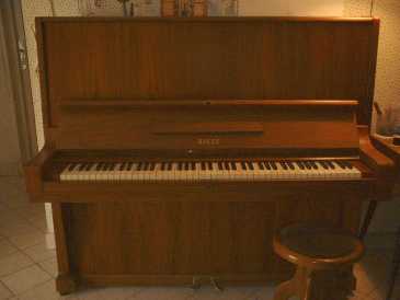 Photo: Sells Upright / vertical piano BIESE
