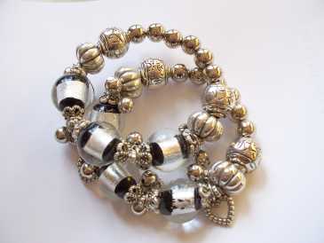 Photo: Sells 2 Bracelets Fantasy - Women